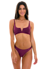 Laad de afbeelding in de Gallery-viewer, Model Front: Rio De Sol Top Top Viena Bra-V