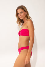 Laad de afbeelding in de Gallery-viewer, Image 04: Wednesday In Hawaii By Rio De Sol Top Top Guava Lani