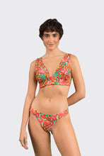 Laad de afbeelding in de Gallery-viewer, Model Front: Rio De Sol Set Set Tropics Halter-Marina Essential-Cos