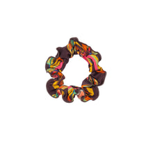 Laad de afbeelding in de Gallery-viewer, Product Front: Rio De Sol Hair Accessory Fiore Scrunchie