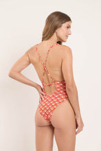 Laad de afbeelding in de Gallery-viewer, Model Back: Rio De Sol One-Piece Floral-Scales Sunny