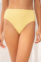 Laad de afbeelding in de Gallery-viewer, Gallery: Rio De Sol Bottom Bottom Drift-Butterglow Hotpants