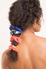 Laad de afbeelding in de Gallery-viewer, Image 02: Rio De Sol Hair Accessory Pottery Scrunchie