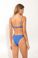 Laad de afbeelding in de Gallery-viewer, Model Back: Wednesday In Hawaii By Rio De Sol Top Top Pacifica Shell