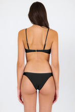 Laad de afbeelding in de Gallery-viewer, Model Back: Rio De Sol Top Top Shimmer-Black Bandeau-No