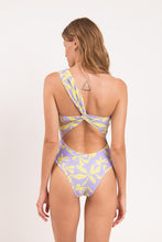 Laad de afbeelding in de Gallery-viewer, Model Back: Rio De Sol One-Piece Glow Santorini