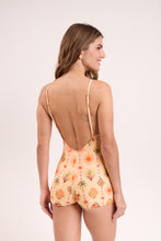 Laad de afbeelding in de Gallery-viewer, Model Back: Rio De Sol One-Piece Mosaico Margot