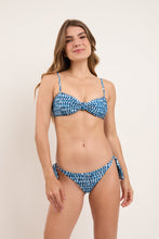Laad de afbeelding in de Gallery-viewer, Model Front: Rio De Sol Set Set Chuva Bandeau-Joy Italy