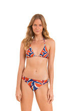 Laad de afbeelding in de Gallery-viewer, Model Front: Rio De Sol Set Set Leaves Tri-Inv Essential-Comfy