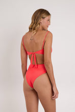 Laad de afbeelding in de Gallery-viewer, Model Back: Rio De Sol Set Set Malibu-Folia Bandeau-Iris Highwaist-Spin-Iris