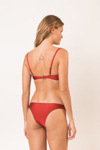 Laad de afbeelding in de Gallery-viewer, Model Back: Rio De Sol Top Top Shimmer-Liquor Bandeau-Joy