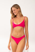 Laad de afbeelding in de Gallery-viewer, Image 07: Wednesday In Hawaii By Rio De Sol Top Top Guava Hana