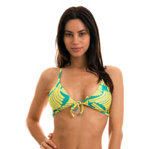 Laad de afbeelding in de Gallery-viewer, Model Front: Rio De Sol Top Top Banana Yellow Micro
