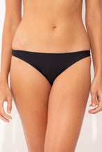 Laad de afbeelding in de Gallery-viewer, Gallery: Wednesday In Hawaii By Rio De Sol Bottom Bottom Lava Oahu