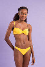 Laad de afbeelding in de Gallery-viewer, Image 10: Rio De Sol Set Set Malibu-Yellow Bandeau-Duo Essential