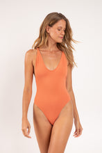 Laad de afbeelding in de Gallery-viewer, Image 05: Rio De Sol One-Piece Sand-Argila Sunny