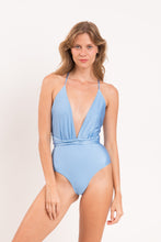 Laad de afbeelding in de Gallery-viewer, Model Front: Rio De Sol One-Piece Shimmer-Baltic-Sea New Vegas