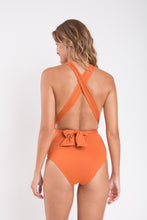 Laad de afbeelding in de Gallery-viewer, Model Back: Rio De Sol One-Piece Ocre Marina