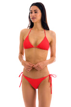 Laad de afbeelding in de Gallery-viewer, Model Front: Rio De Sol Bottom Bottom Cotele-Tomate Ibiza