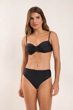 Laad de afbeelding in de Gallery-viewer, Model Front: Rio De Sol Set Set Nero Vickie Amy