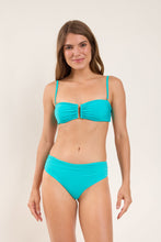 Laad de afbeelding in de Gallery-viewer, Model Front: Rio De Sol Set Set Amb-Nannai Sara Amy