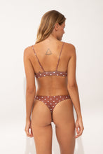 Laad de afbeelding in de Gallery-viewer, Model Back: Wednesday In Hawaii By Rio De Sol Set Set Kiko-Coco Hana Sunset