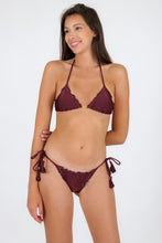 Laad de afbeelding in de Gallery-viewer, Model Front: Rio De Sol Set Set Barolo Frufru