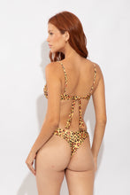 Laad de afbeelding in de Gallery-viewer, Model Back: Rio De Sol Bottom Bottom Yellow-Feline Nara