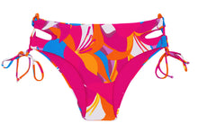 Laad de afbeelding in de Gallery-viewer, Model Front: Rio De Sol Bottom Bottom Antelope Madrid