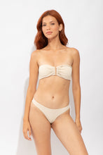 Laad de afbeelding in de Gallery-viewer, Model Front: Rio De Sol Bottom Bottom Solar-Off Essential