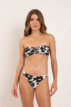 Laad de afbeelding in de Gallery-viewer, Model Front: Rio De Sol Bottom Bottom Poppy Leblon