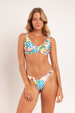 Laad de afbeelding in de Gallery-viewer, Model Front: Rio De Sol Top Top Al-Mare Hera