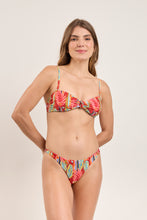Laad de afbeelding in de Gallery-viewer, Model Front: Rio De Sol Top Top Sea-Bloom Bandeau-Joy