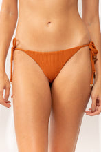 Laad de afbeelding in de Gallery-viewer, Gallery: Rio De Sol Bottom Bottom Ferrugo Cheeky-Tie