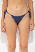 Laad de afbeelding in de Gallery-viewer, Gallery: Rio De Sol Bottom Bottom Carmel-Blue Lacinho