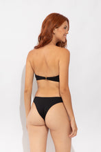 Laad de afbeelding in de Gallery-viewer, Model Back: Rio De Sol Bottom Bottom Solar-Black Essential