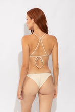 Laad de afbeelding in de Gallery-viewer, Model Back: Rio De Sol Top Top Solar-Off Tri-Aya