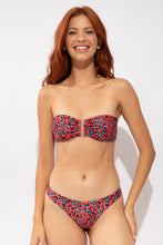 Laad de afbeelding in de Gallery-viewer, Model Front: Rio De Sol Bottom Bottom Coral-Feline Nice