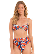 Laad de afbeelding in de Gallery-viewer, Gallery: Rio De Sol Set Set Leaves Bandeau-Joy Hotpants