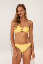 Laad de afbeelding in de Gallery-viewer, Model Front: Wednesday In Hawaii By Rio De Sol Top Top Kiko-Lilikoi Lani