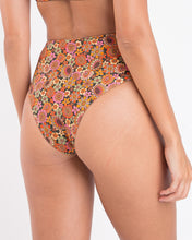Laad de afbeelding in de Gallery-viewer, Image 05: Rio De Sol Bottom Bottom Bouquet Hotpants