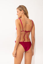 Laad de afbeelding in de Gallery-viewer, Model Back: Rio De Sol Set Set Shimmer-Desejo Lia-Noa Lacinho