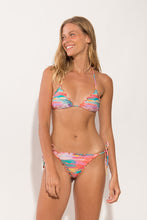 Laad de afbeelding in de Gallery-viewer, Model Front: Rio De Sol Bottom Bottom River Frufru-Fio