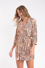 Laad de afbeelding in de Gallery-viewer, Image 09: Rio De Sol Shirtdress Leopard Chemise