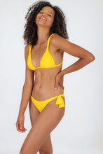 Laad de afbeelding in de Gallery-viewer, Model Front: Rio De Sol Bottom Bottom Sunflower Italy