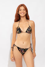 Laad de afbeelding in de Gallery-viewer, Model Front: Rio De Sol Bottom Bottom Flora Frufru