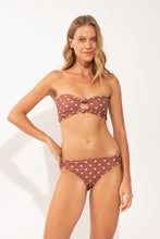 Laad de afbeelding in de Gallery-viewer, Model Front: Wednesday In Hawaii By Rio De Sol Top Top Kiko-Coco Lani