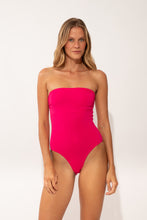 Laad de afbeelding in de Gallery-viewer, Model Front: Wednesday In Hawaii By Rio De Sol One-Piece Guava Aloha