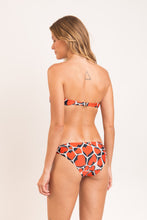 Laad de afbeelding in de Gallery-viewer, Model Back: Rio De Sol Top Top Amore-Red Bandeau-Joy