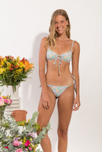 Laad de afbeelding in de Gallery-viewer, Model Front: Rio De Sol Bottom Bottom Tiny-Garden Lacinho